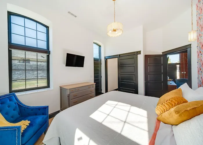 Idyllic Vacation Rental: 10 Mi To River *