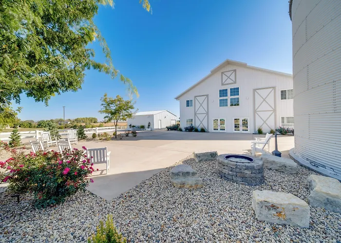 Idyllic Vacation Rental: 10 Mi To River